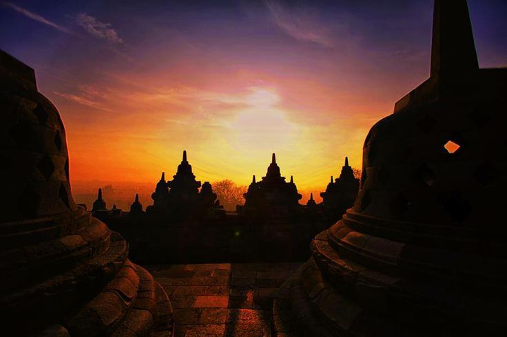 7 Keajaiban Lokal di Indonesia yang Bisa Kamu Kunjungi Bersama BOI Tour & Travel